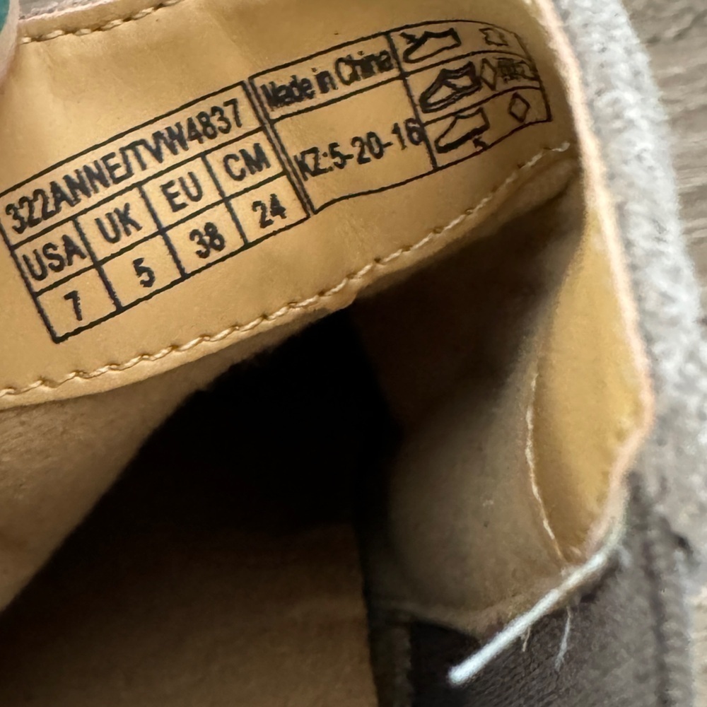 Vionic Anne Bootie, Size 7 - image 8